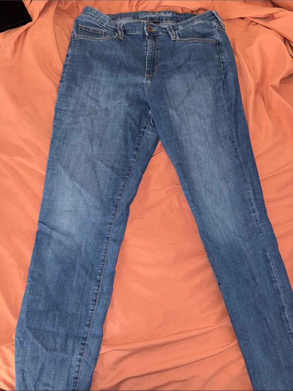 Universal Thread Women's Medium Blue Skinny Jeans